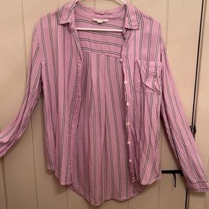 Beach lunch lounge purple button up